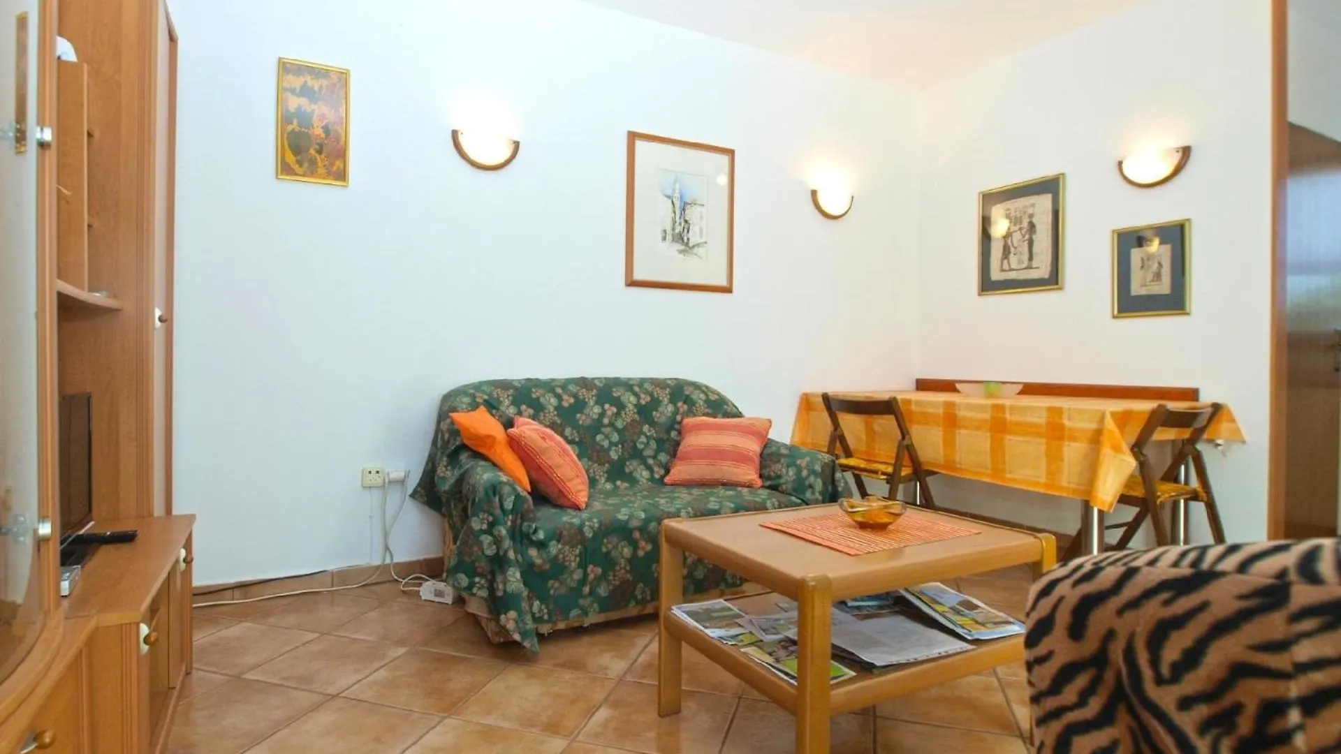 Apartment Ferienwohnung Fuer 2 Personen Ca 40 Qm In Pula, Istrien Istrische Riviera